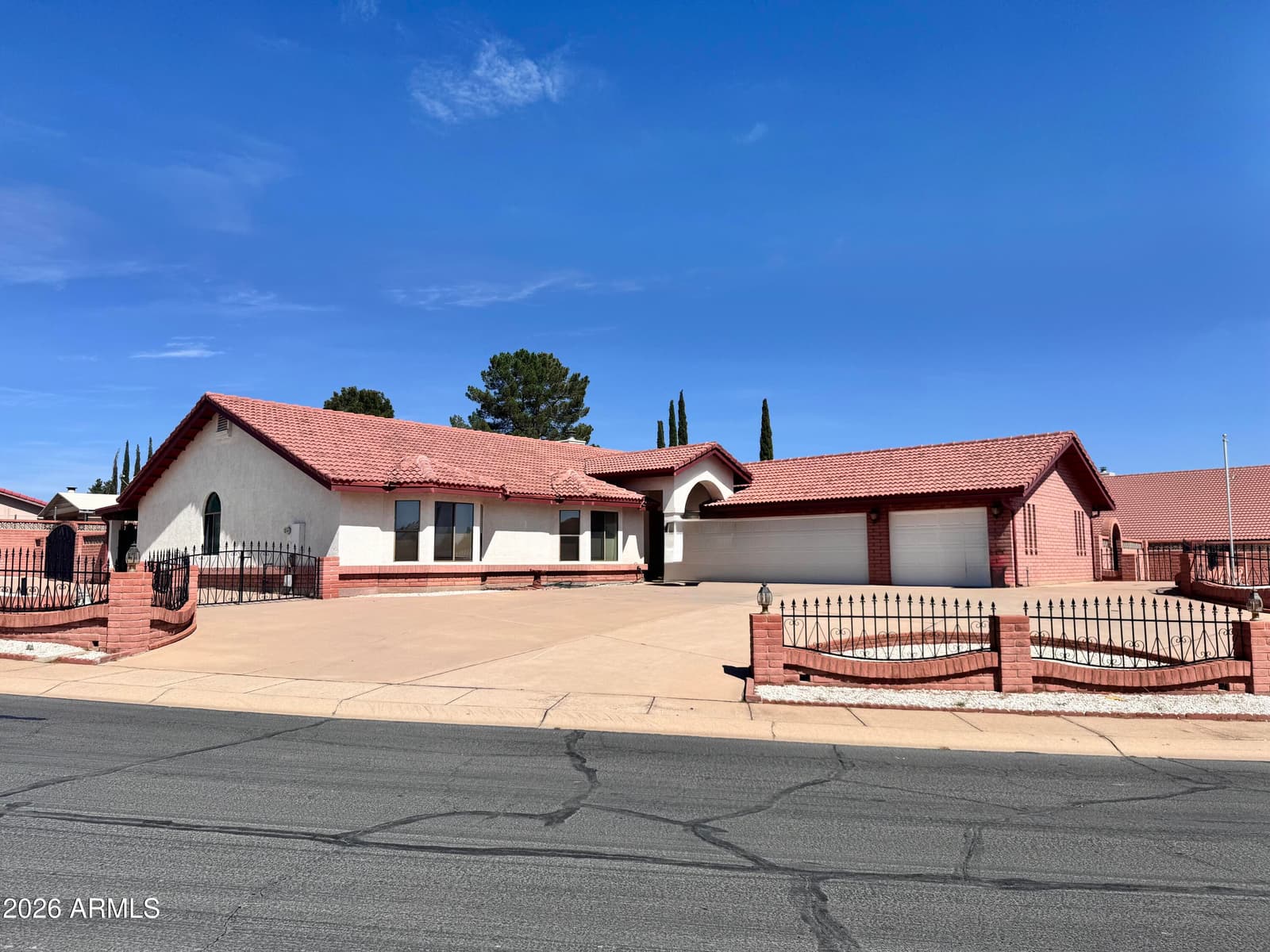1163 EXETER Drive, Sierra Vista, AZ 85635 — photo 10 of 52