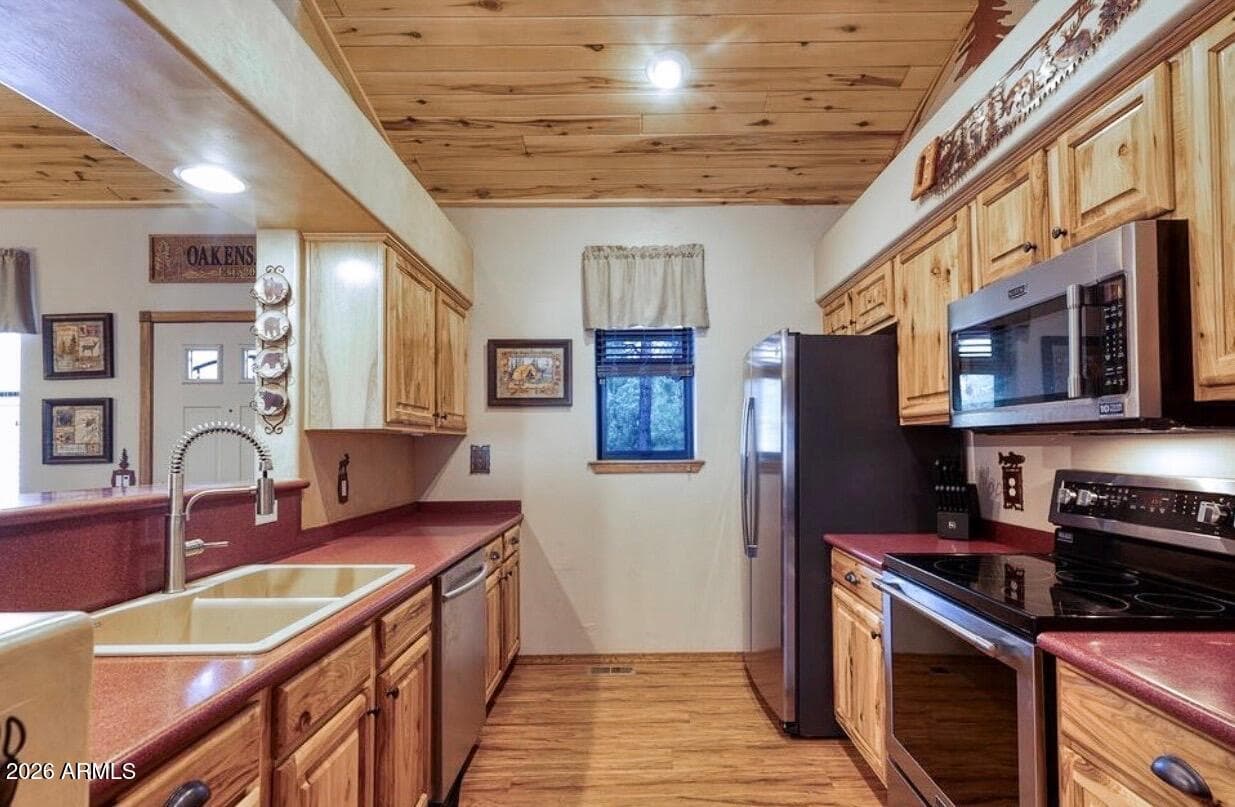 3020 W LODGEPOLE Lane, Show Low, AZ 85901 — photo 9 of 37