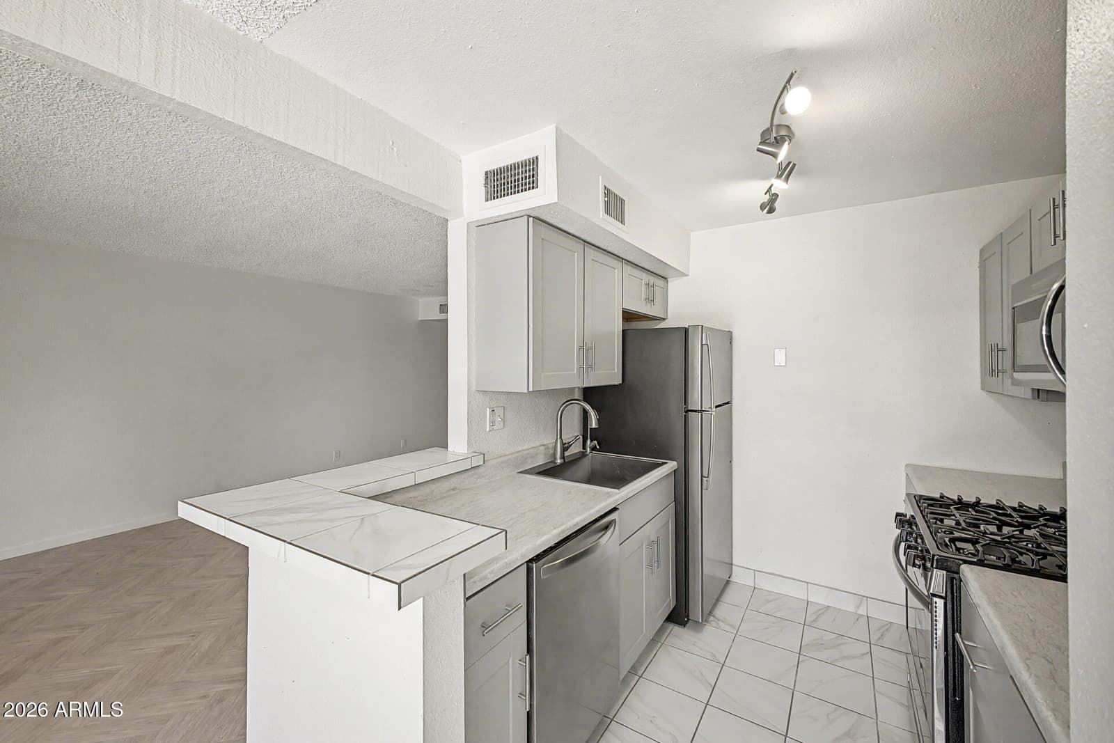 1701 W TUCKEY Lane 236, Phoenix, AZ 85015 — photo 14 of 31