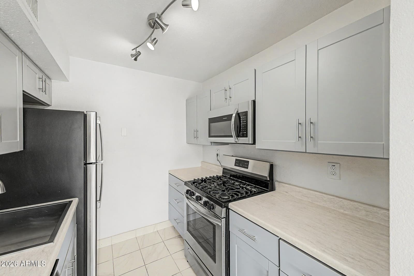 1701 W TUCKEY Lane 236, Phoenix, AZ 85015 — photo 11 of 31