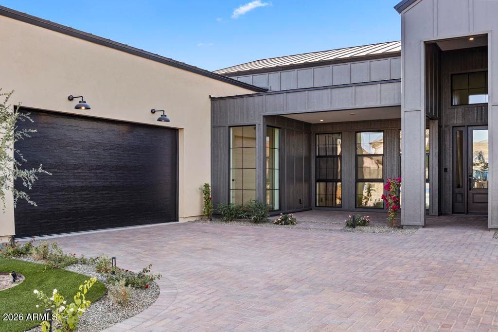 8425 S 10TH Lane 1, Phoenix, AZ 85041 — photo 3 of 41