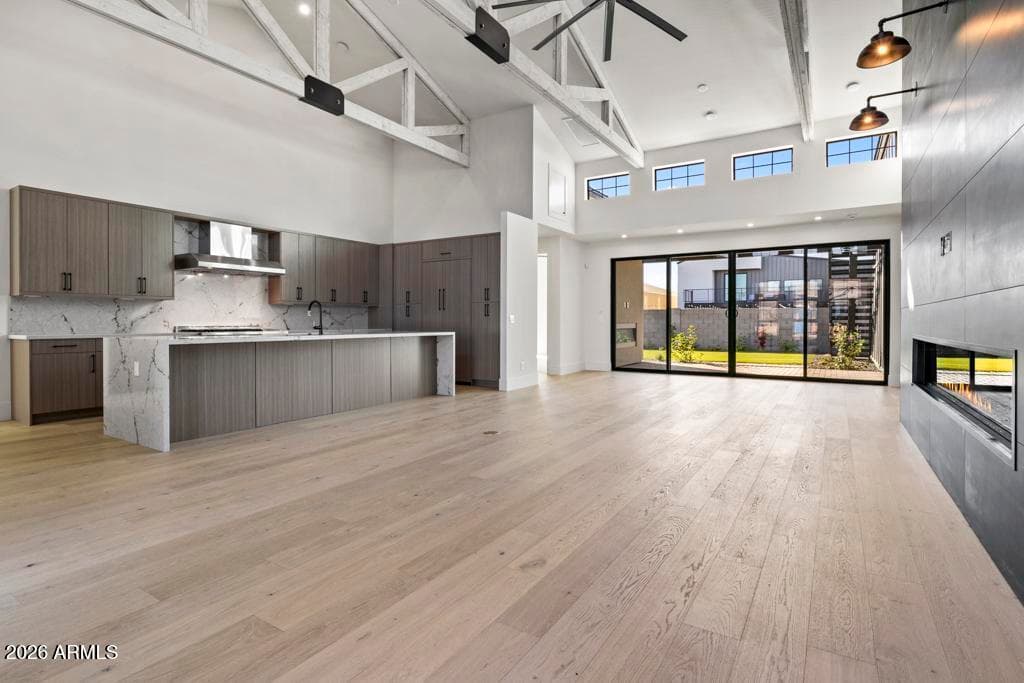 8425 S 10TH Lane 1, Phoenix, AZ 85041 — photo 4 of 41