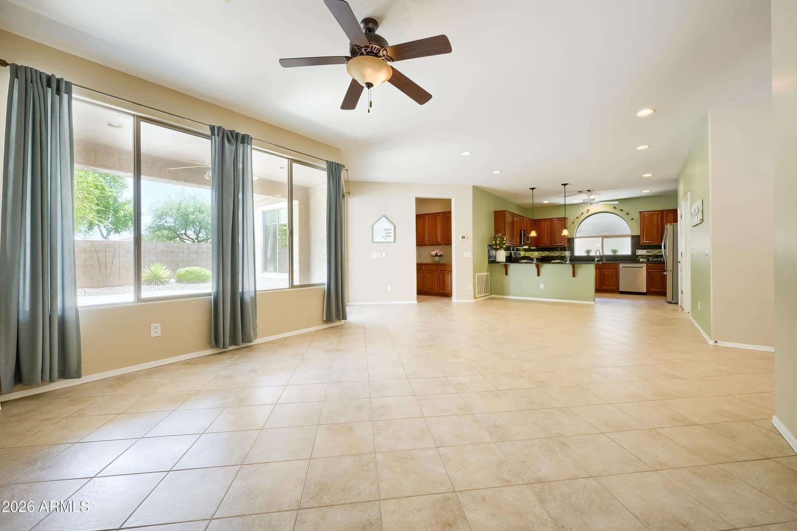 5467 S ALMOND Drive, Gilbert, AZ 85298 — photo 4 of 28