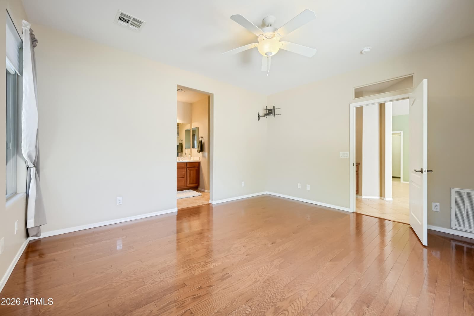 5467 S ALMOND Drive, Gilbert, AZ 85298 — photo 14 of 28