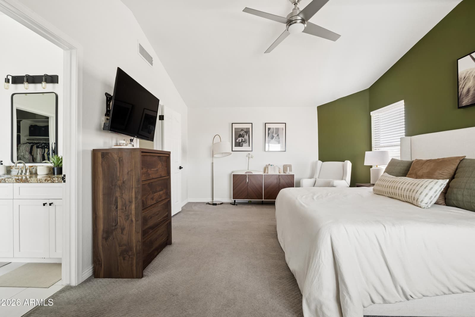 4323 E LONE CACTUS Drive, Phoenix, AZ 85050 — photo 18 of 35