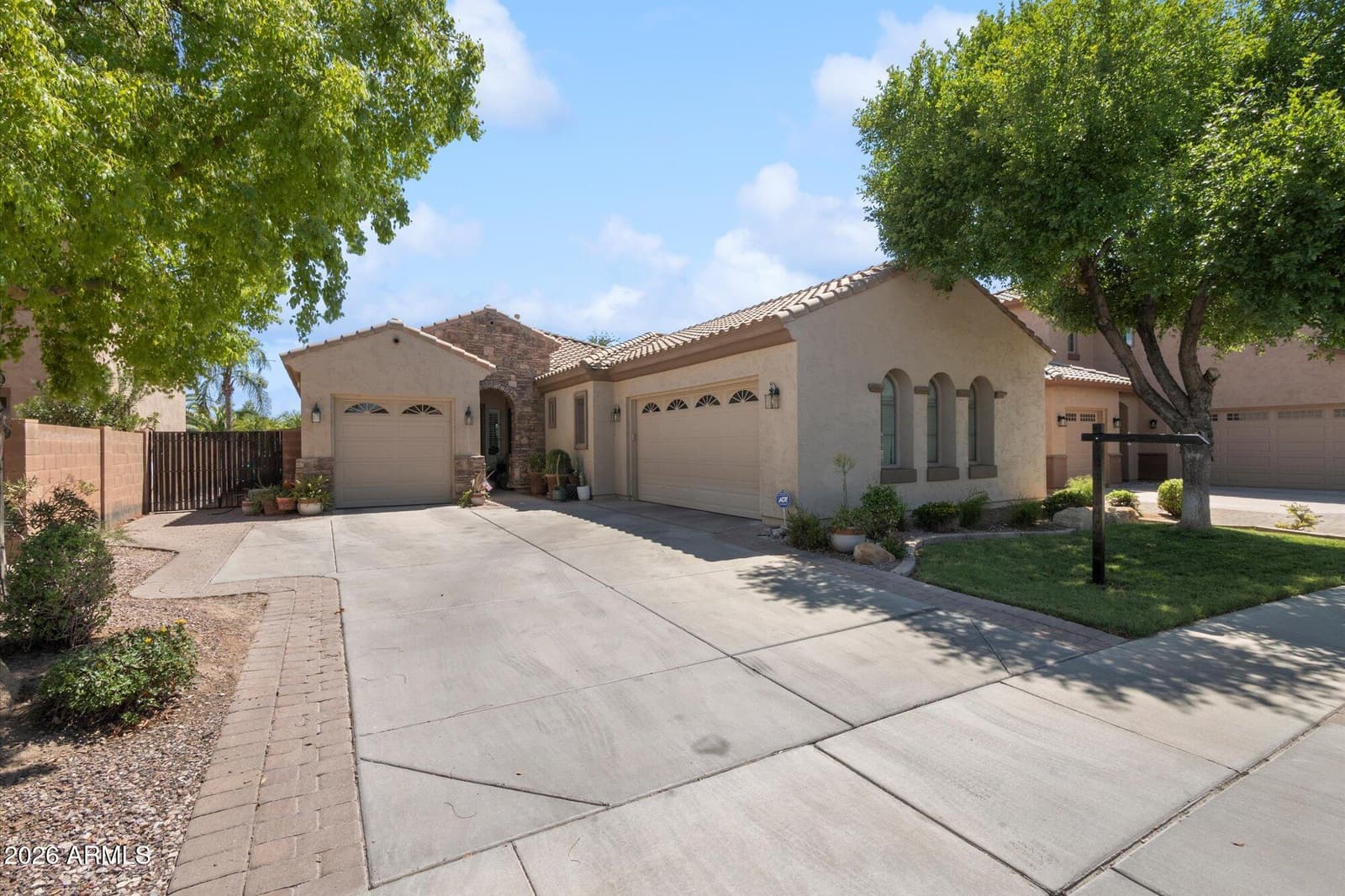 3105 E CLAXTON Court, Gilbert, AZ 85297 — photo 1 of 37