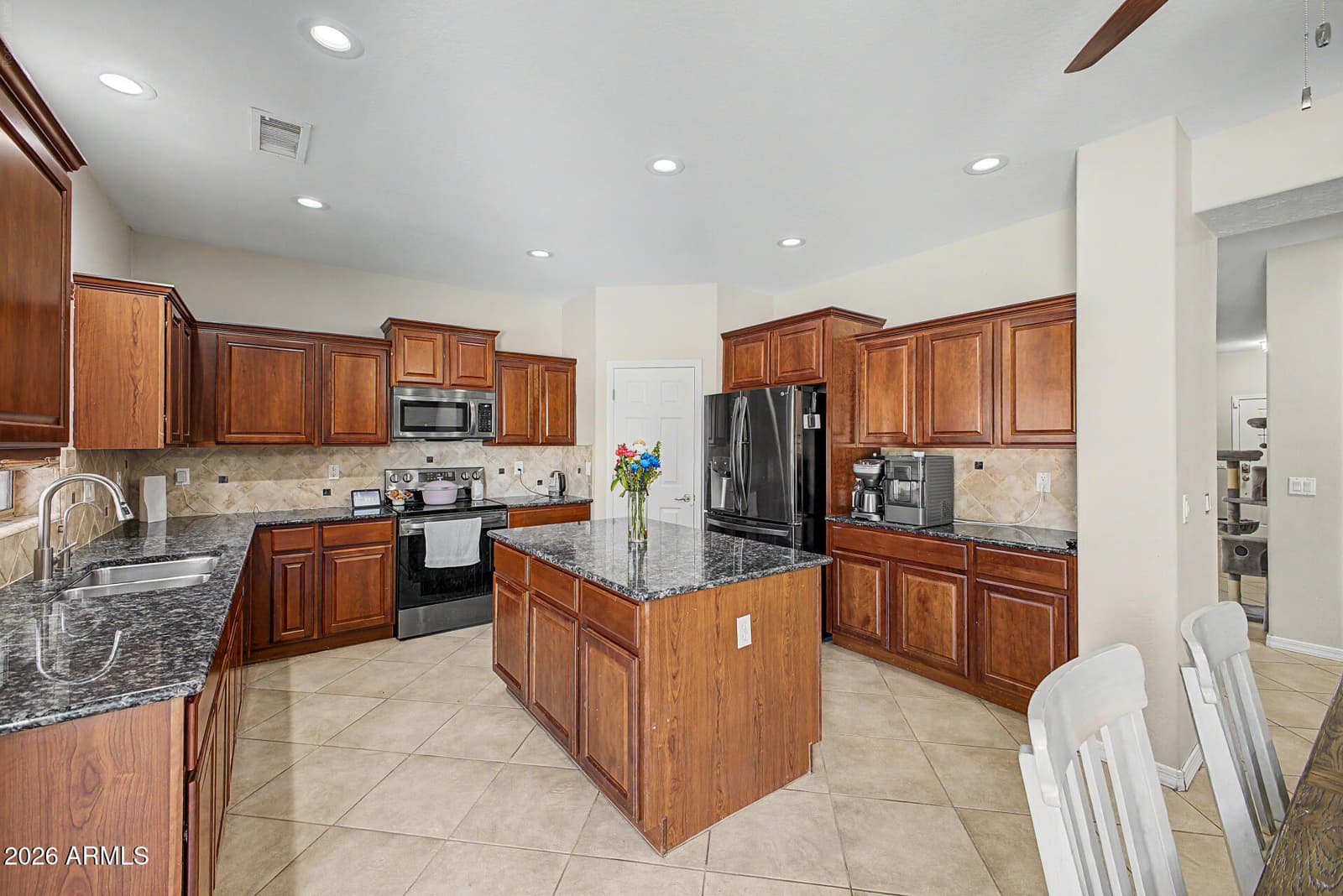 29752 W AMELIA Avenue, Buckeye, AZ 85396 — photo 11 of 41