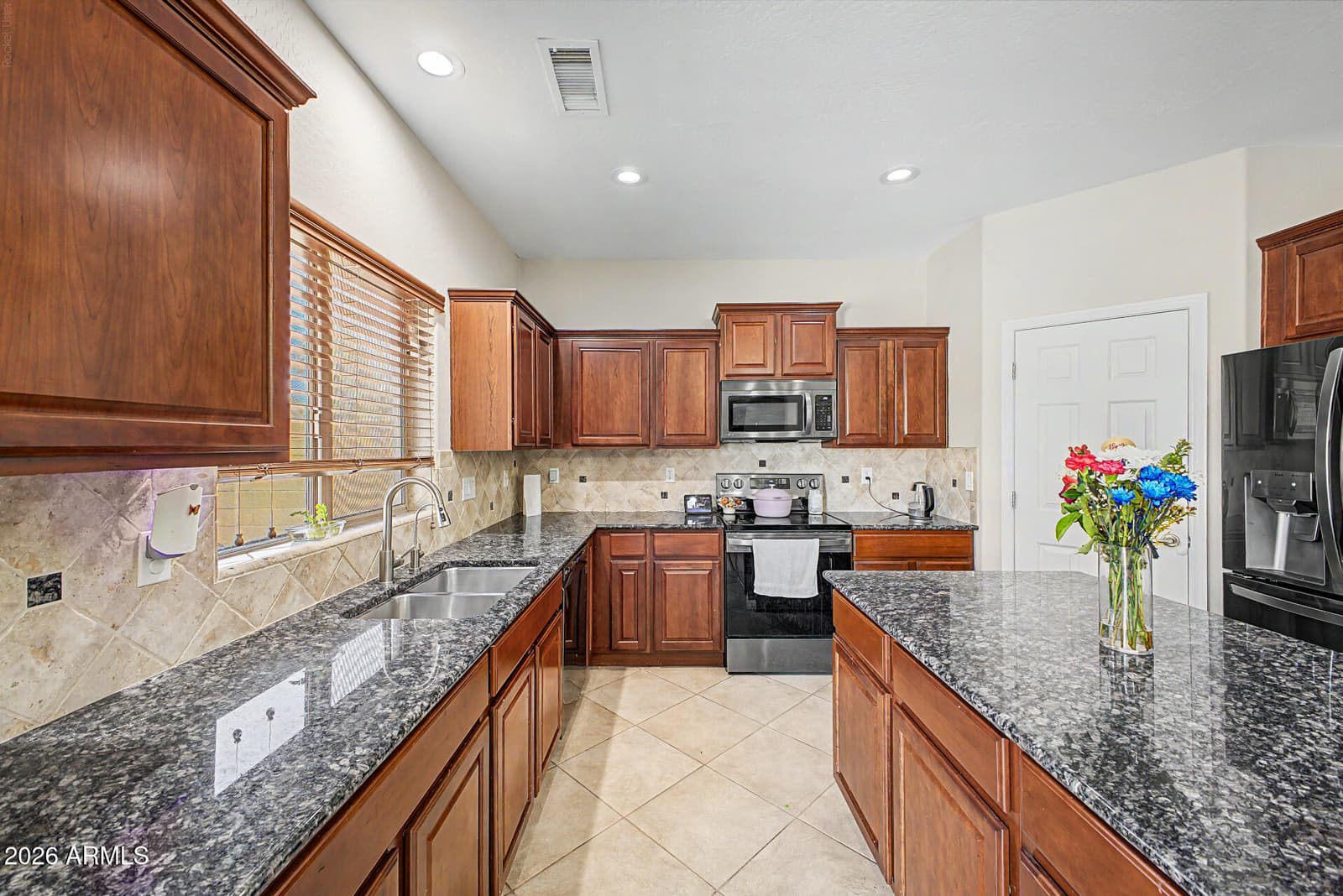 29752 W AMELIA Avenue, Buckeye, AZ 85396 — photo 12 of 41