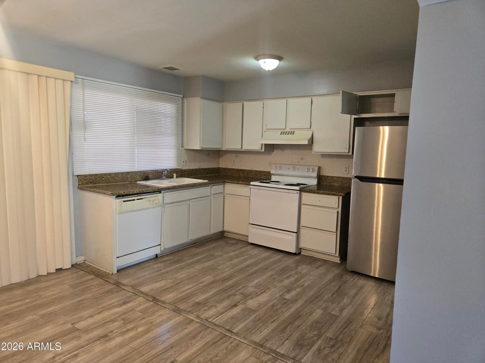 4701 N 26TH Lane, Phoenix, AZ 85017 — photo 3 of 10