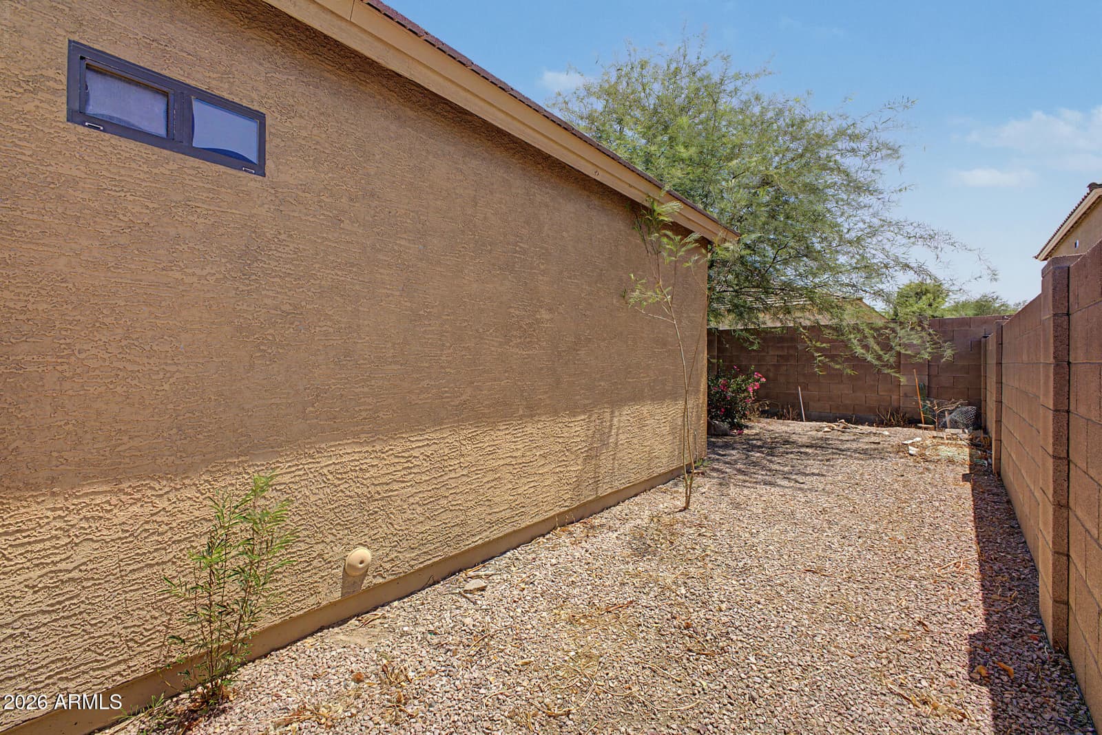 823 W LYDIA Lane, Phoenix, AZ 85041 — photo 4 of 27