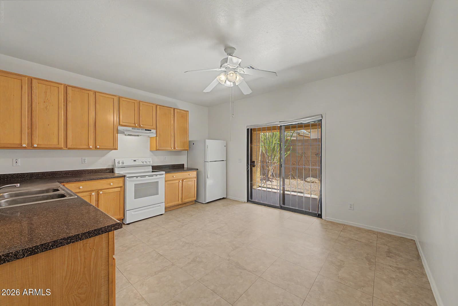 823 W LYDIA Lane, Phoenix, AZ 85041 — photo 10 of 27