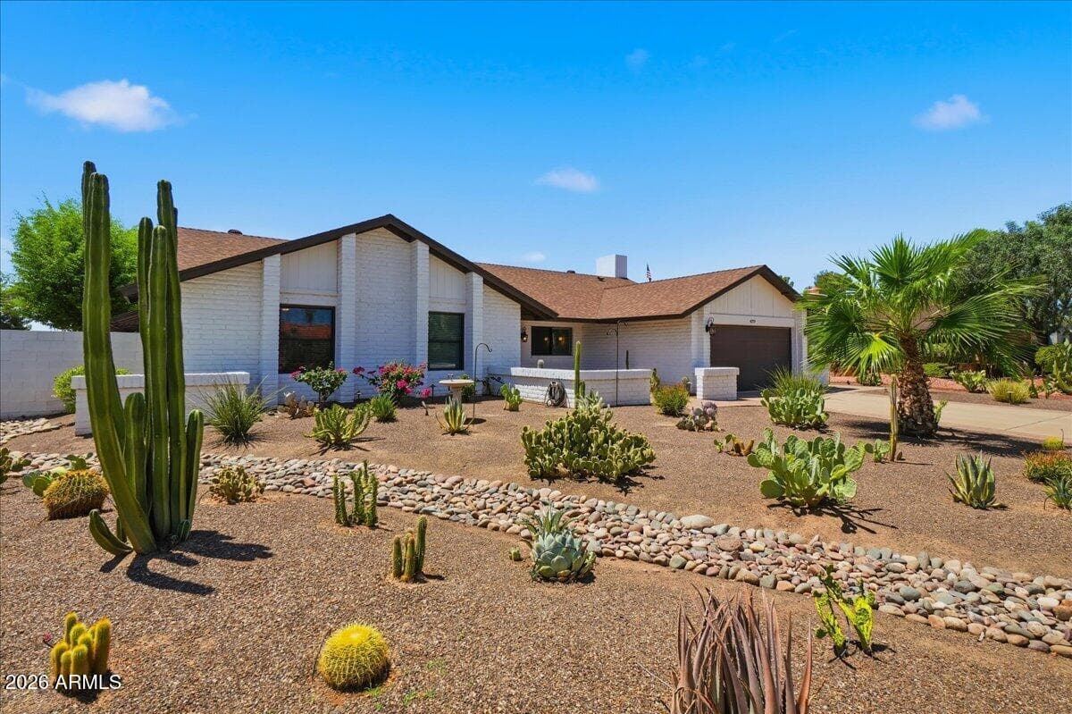 4379 E LUDLOW Drive, Phoenix, AZ 85032 — photo 2 of 27