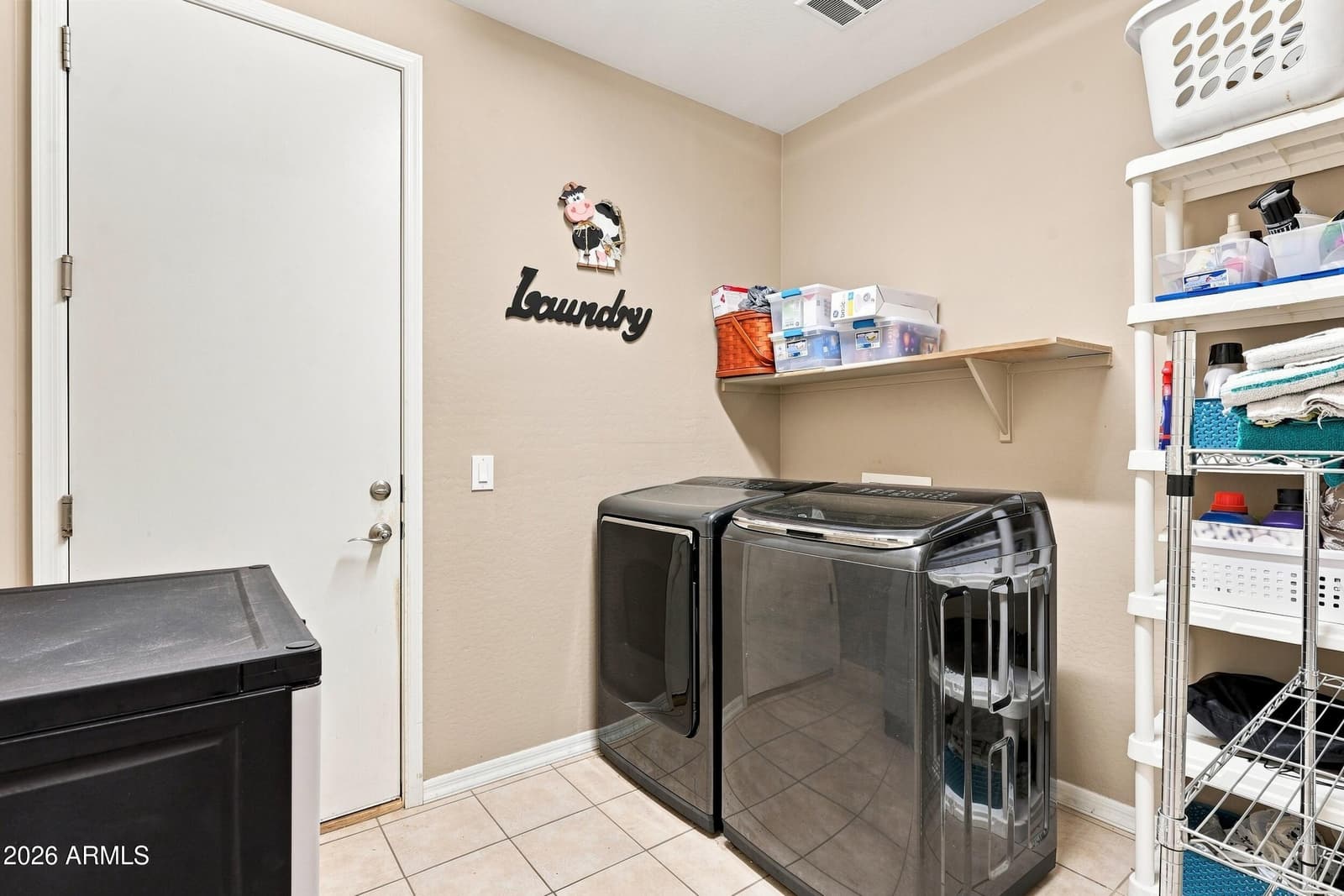 2905 E MEADOWVIEW Drive, Gilbert, AZ 85298 — photo 16 of 49
