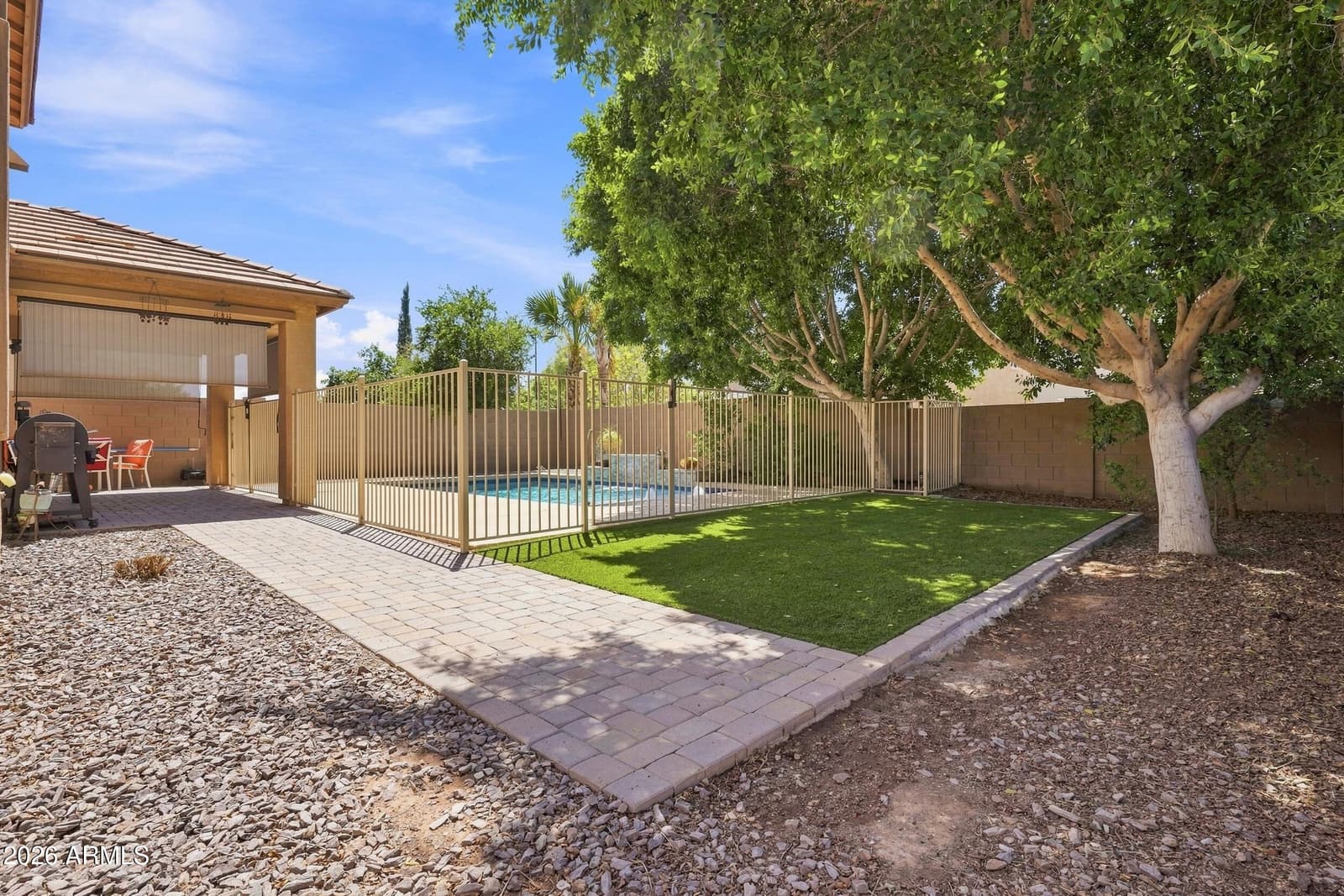 2905 E MEADOWVIEW Drive, Gilbert, AZ 85298 — photo 40 of 49