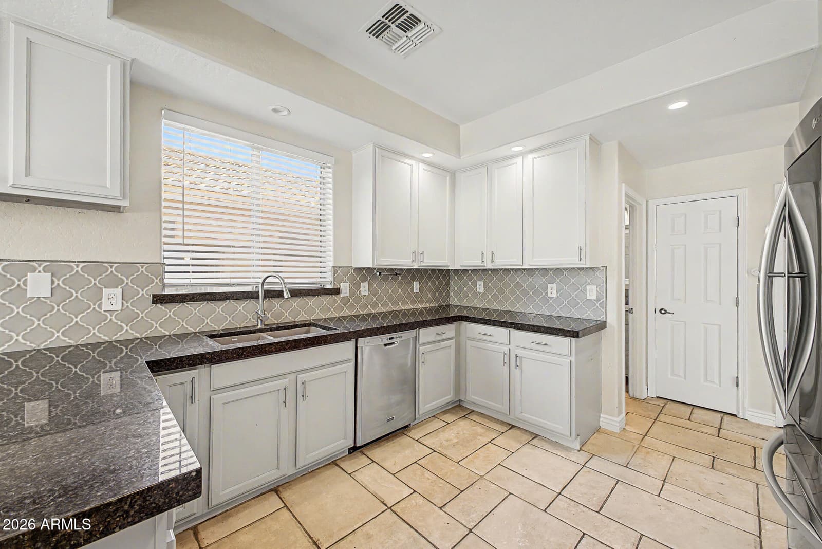 3395 W SOUTH BUTTE Road, San Tan Valley, AZ 85144 — photo 11 of 38