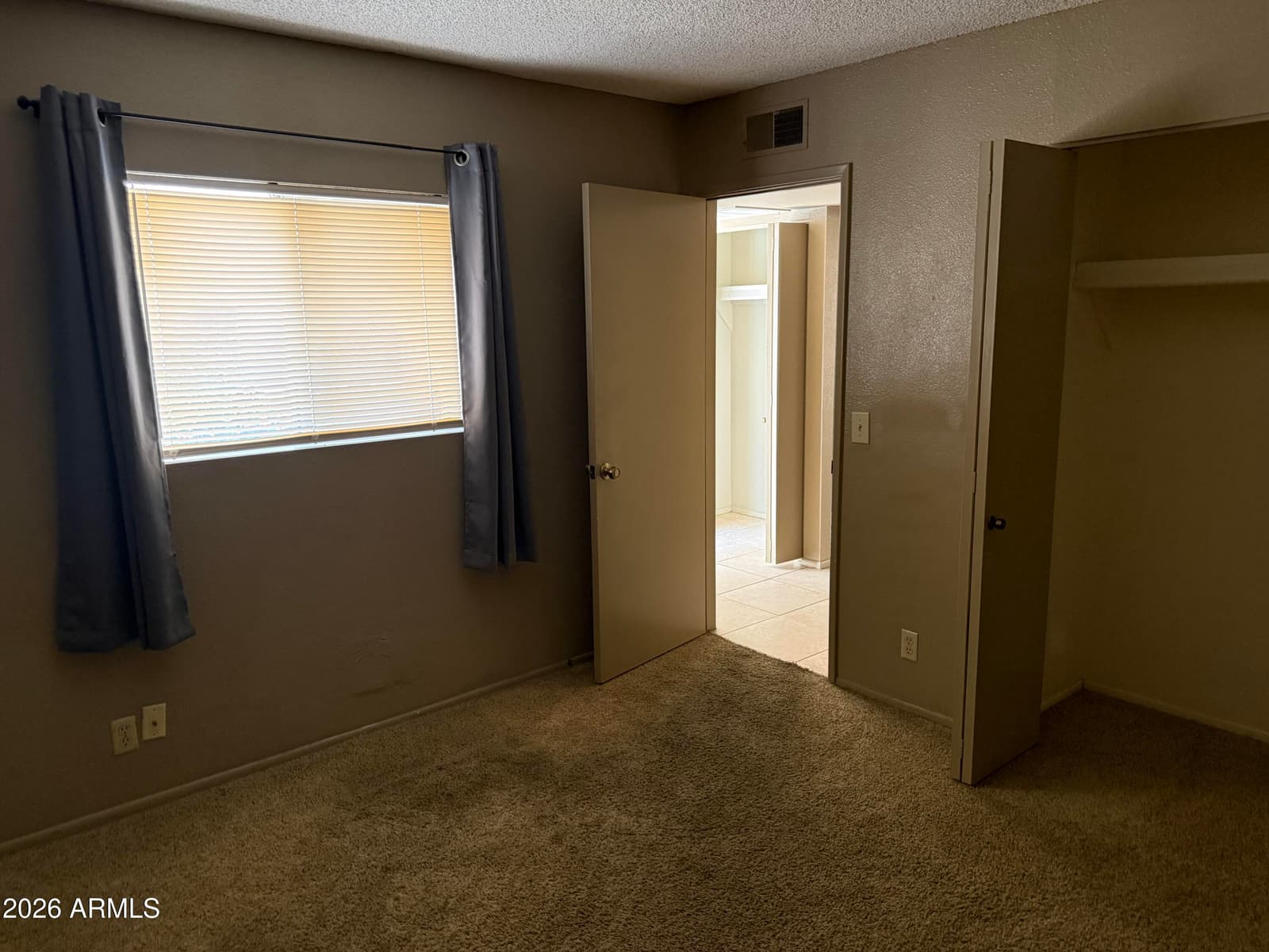 1126 E CHERYL Drive, Phoenix, AZ 85020 — photo 12 of 17