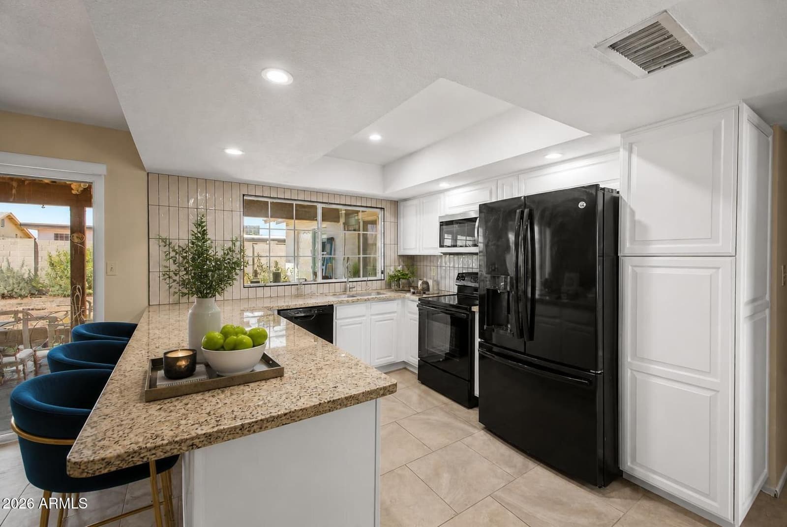 5228 W GARDEN Drive, Glendale, AZ 85304 — photo 4 of 10
