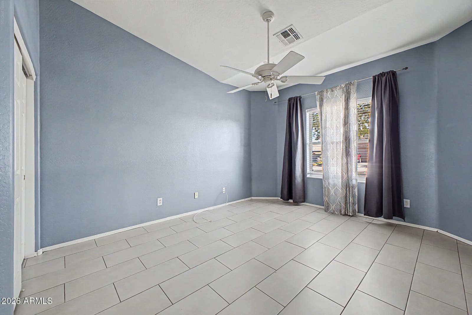 518 W BLACK HAWK Place, Casa Grande, AZ 85122 — photo 10 of 34