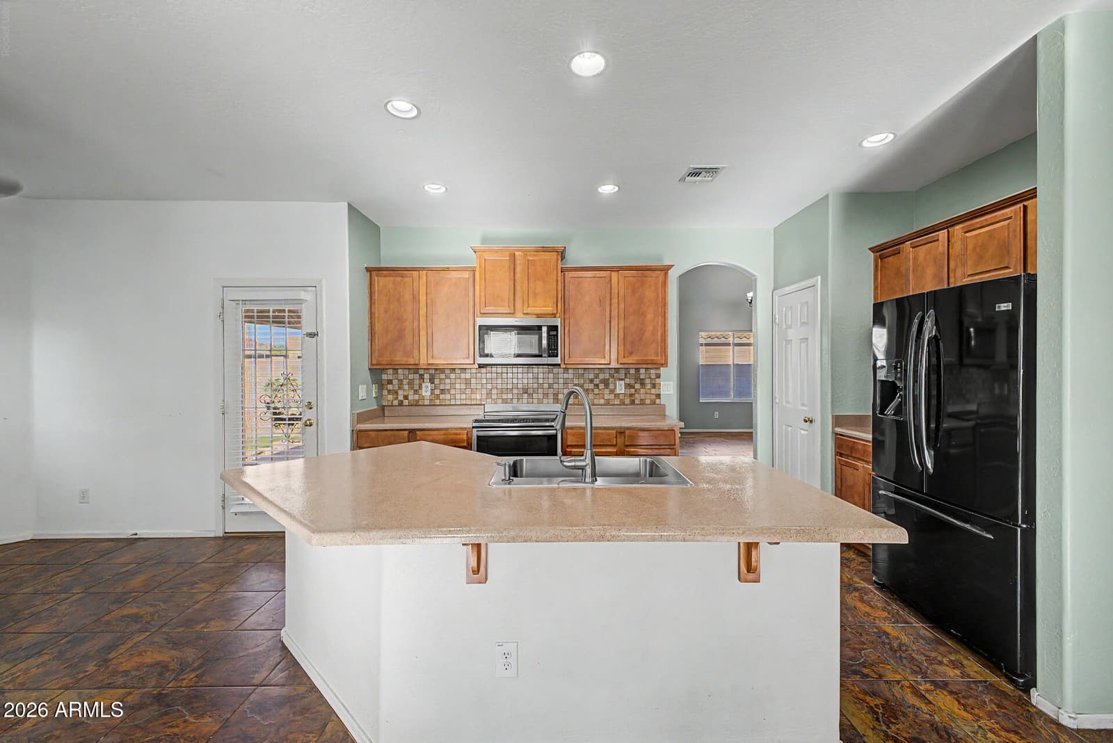 518 W BLACK HAWK Place, Casa Grande, AZ 85122 — photo 14 of 34