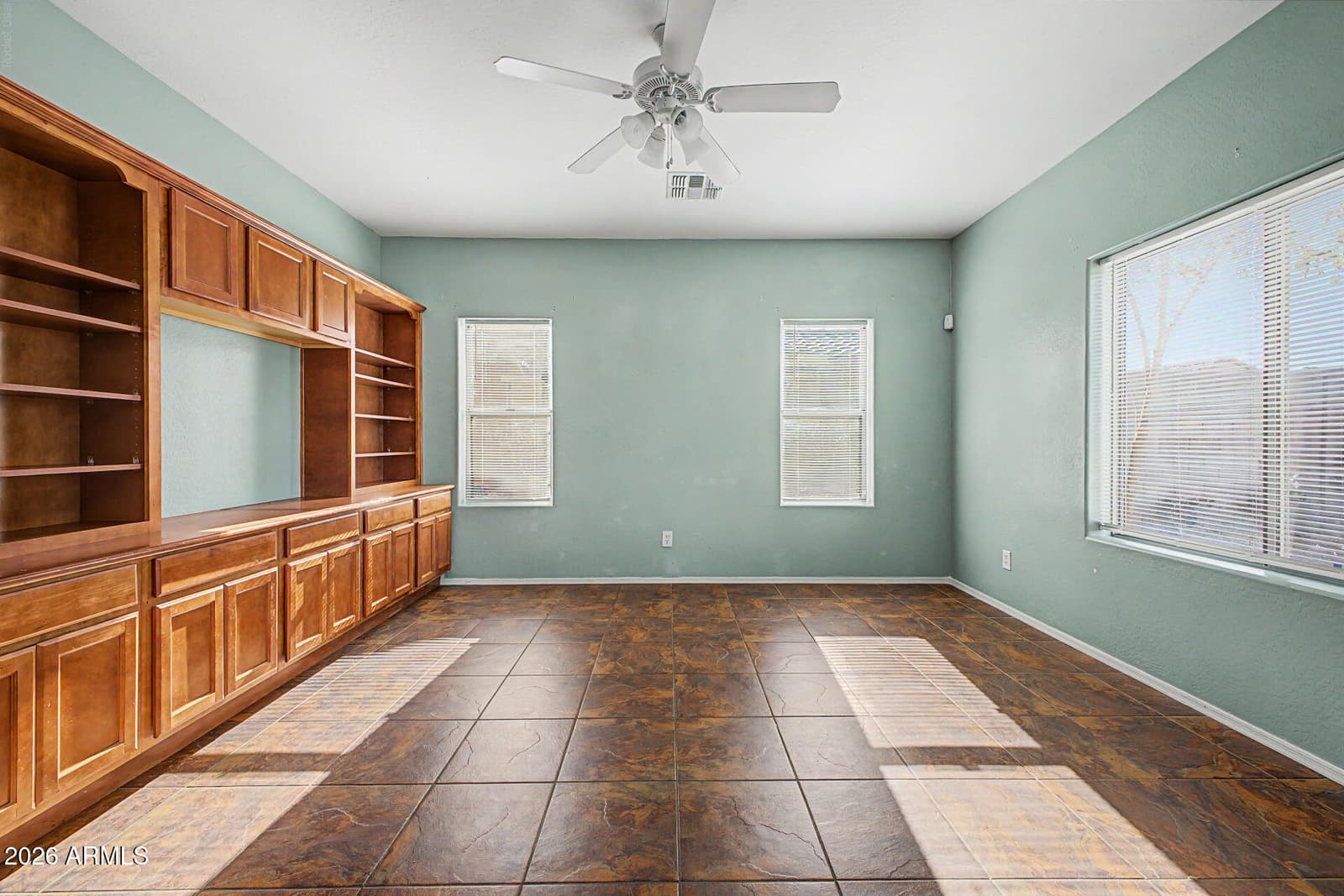 518 W BLACK HAWK Place, Casa Grande, AZ 85122 — photo 17 of 34