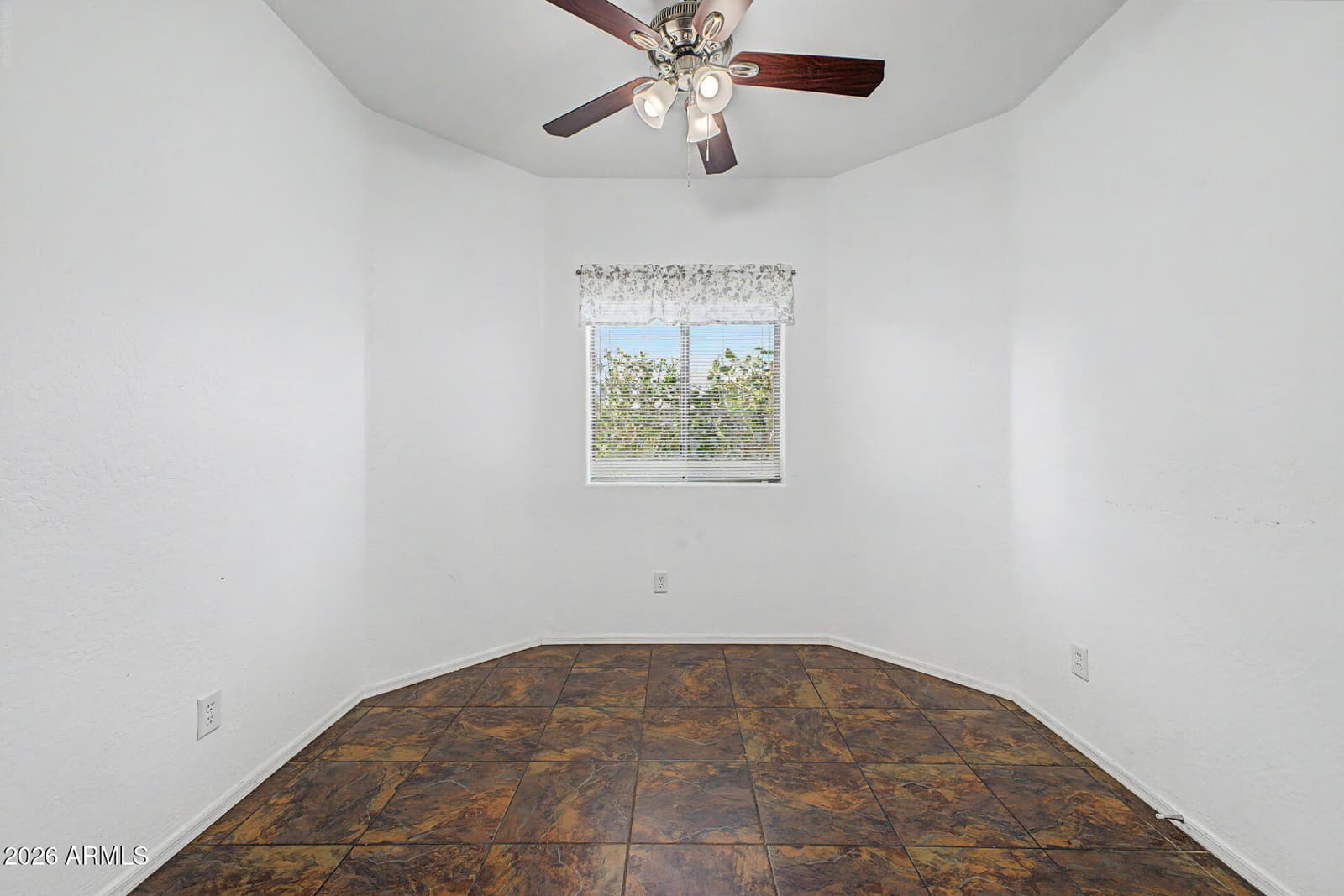 518 W BLACK HAWK Place, Casa Grande, AZ 85122 — photo 18 of 34