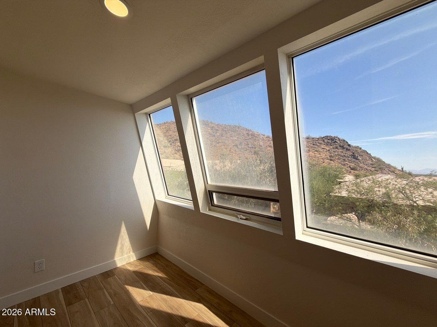 1601 W SUNNYSIDE Drive 121, Phoenix, AZ 85029 — photo 20 of 38