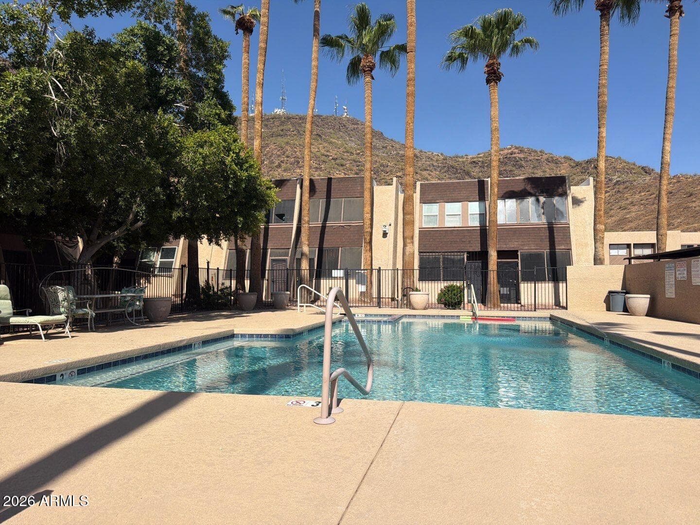 1601 W SUNNYSIDE Drive 121, Phoenix, AZ 85029 — photo 5 of 38