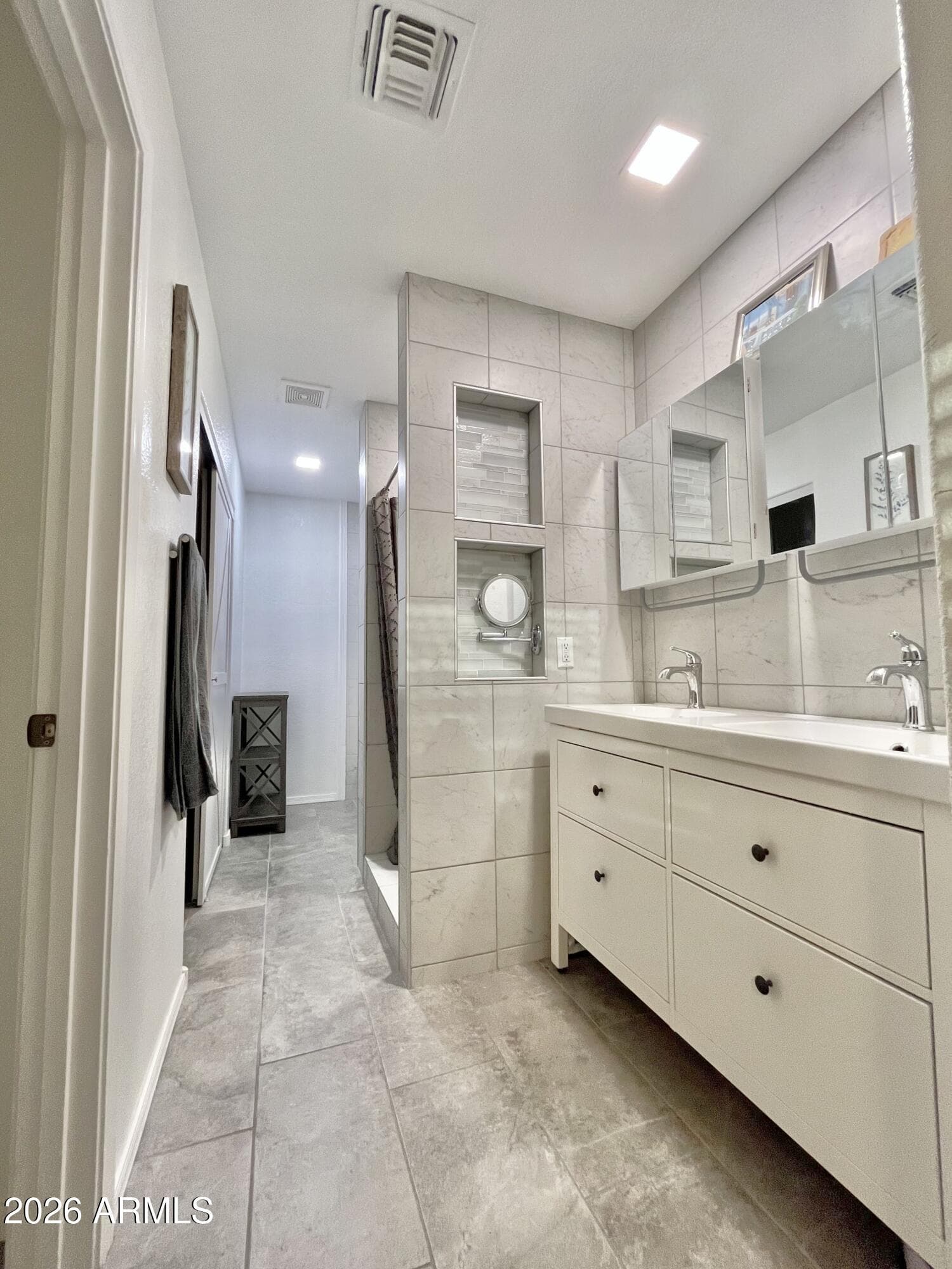 6914 S 22nd Lane, Phoenix, AZ 85041 — photo 13 of 33