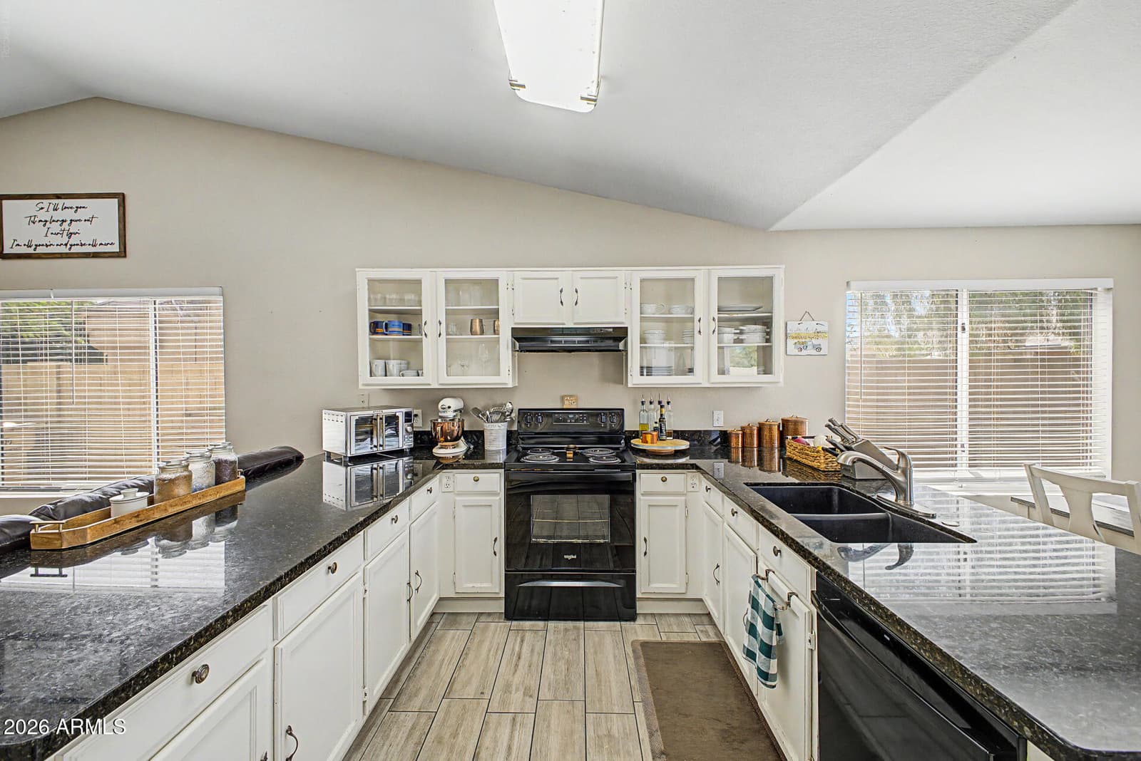 7626 W MISSOURI Avenue, Glendale, AZ 85303 — photo 11 of 26