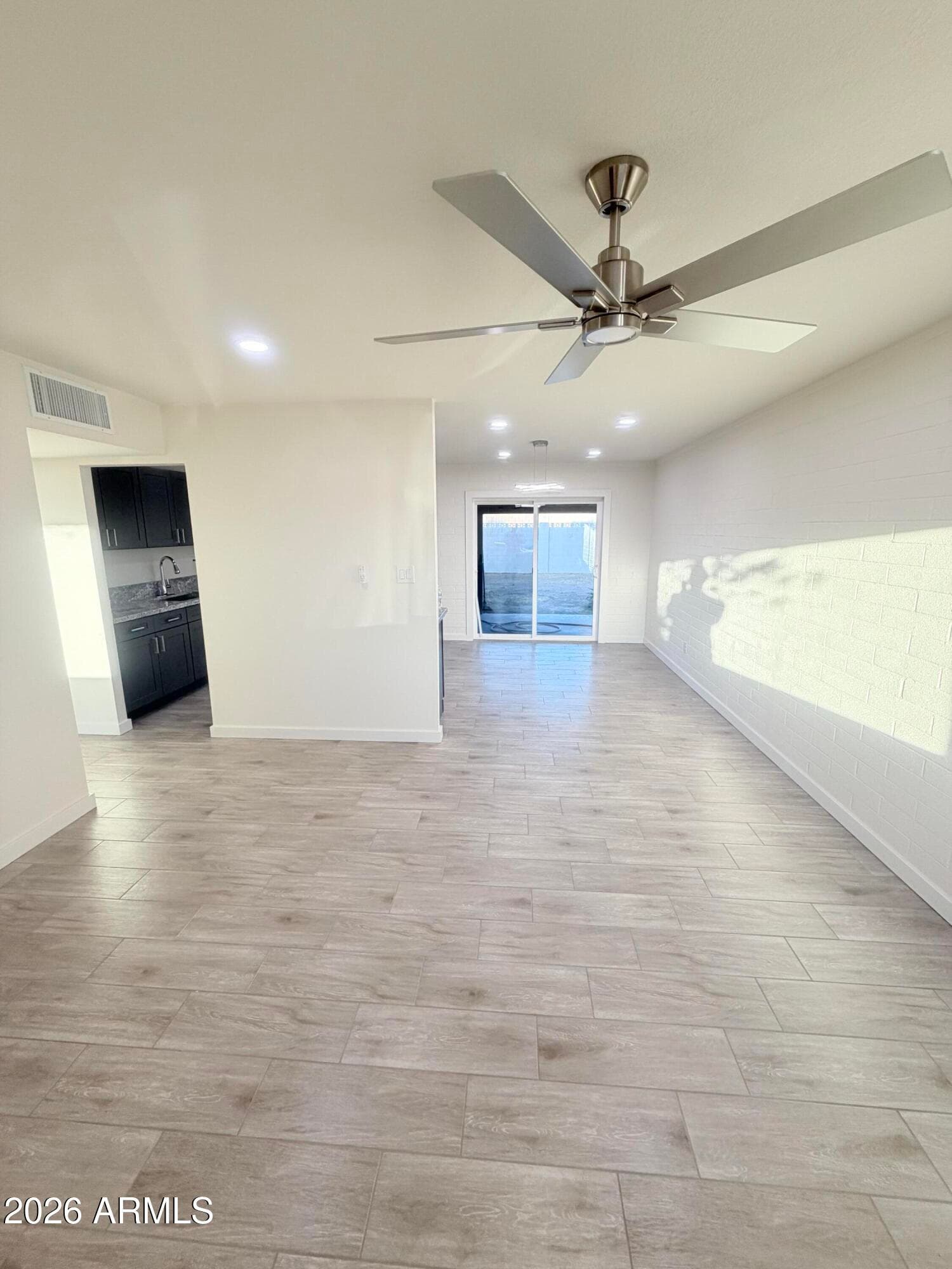 8843 N 40TH Avenue, Phoenix, AZ 85051 — photo 8 of 39