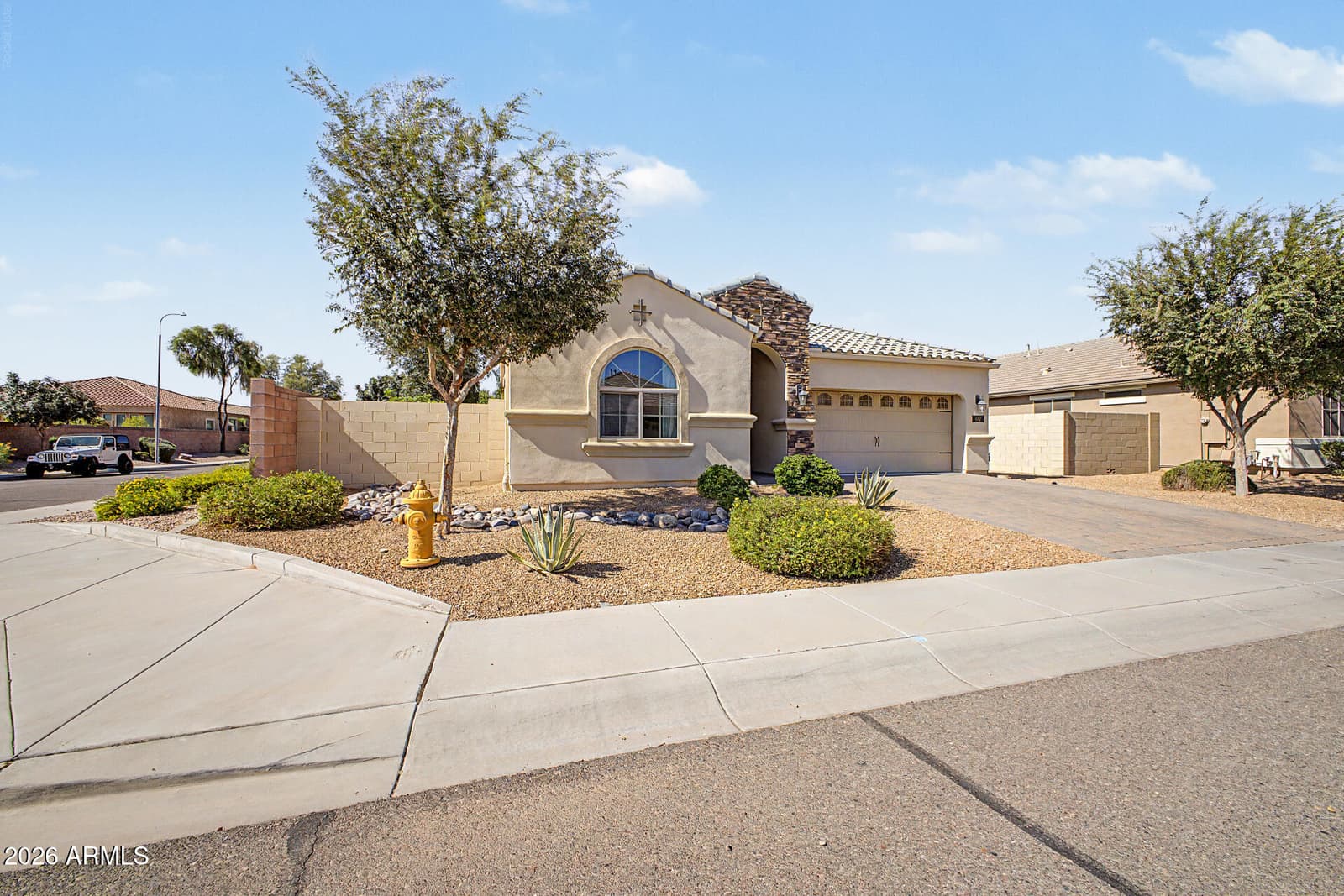 172 E CRESCENT Place, Chandler, AZ 85249 — photo 3 of 36