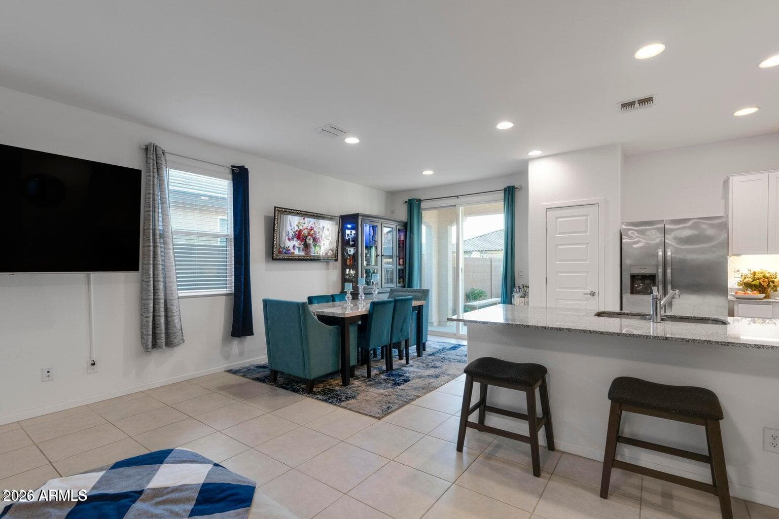 9416 W HEATHERBRAE Drive, Phoenix, AZ 85037 — photo 10 of 32