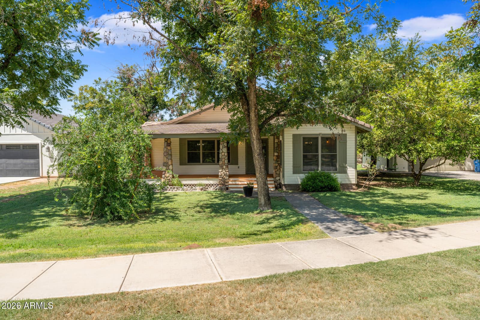 2720 W HARVEST GROVES Lane, Phoenix, AZ 85041 — photo 1 of 95