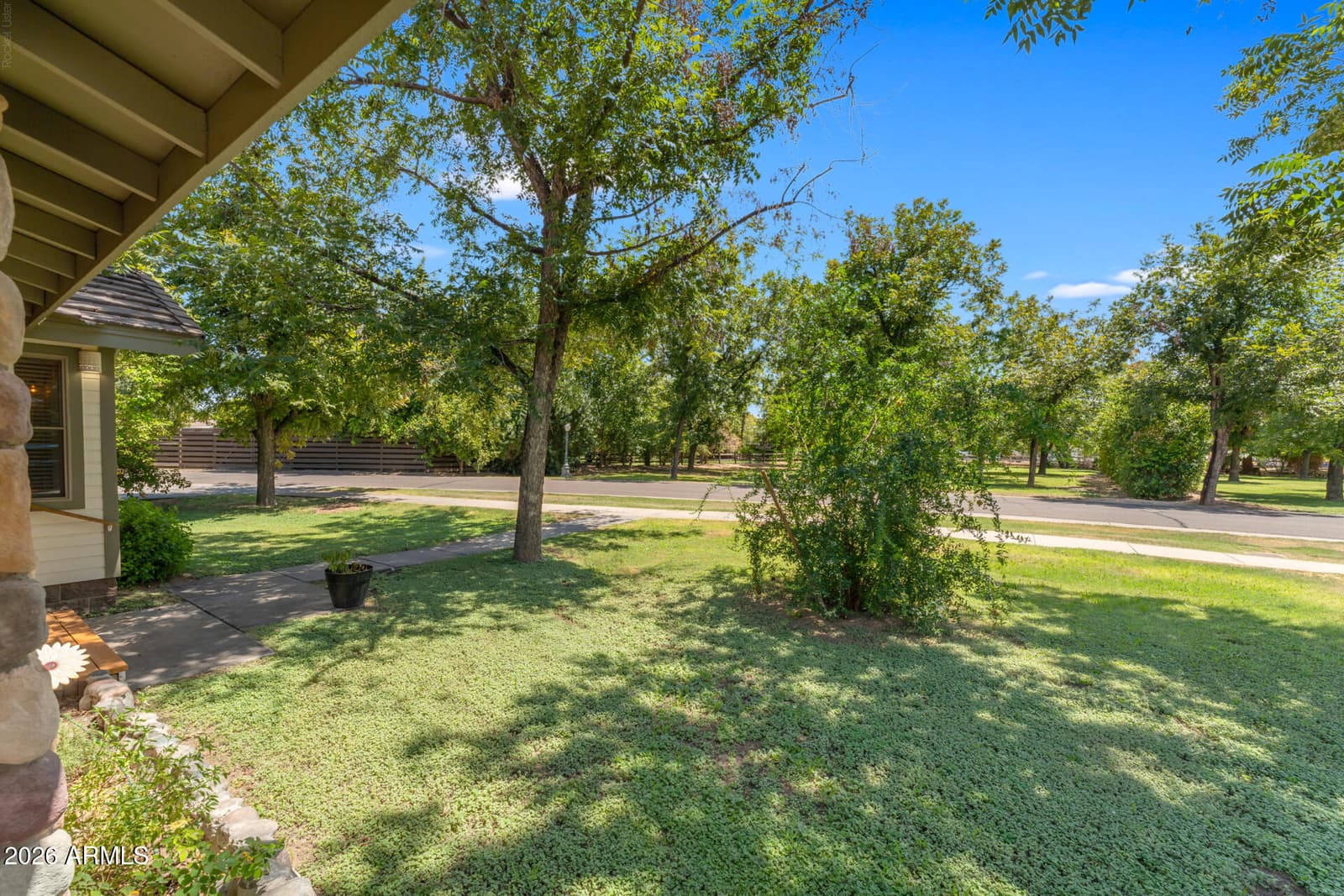 2720 W HARVEST GROVES Lane, Phoenix, AZ 85041 — photo 7 of 95