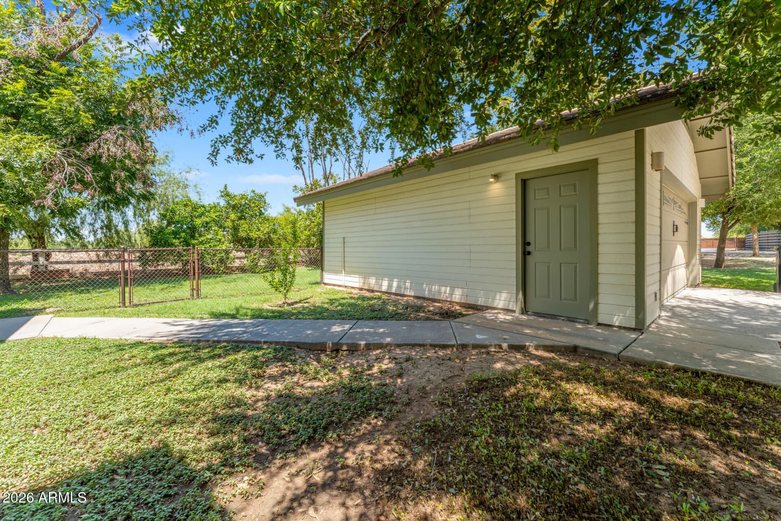 2720 W HARVEST GROVES Lane, Phoenix, AZ 85041 — photo 74 of 95