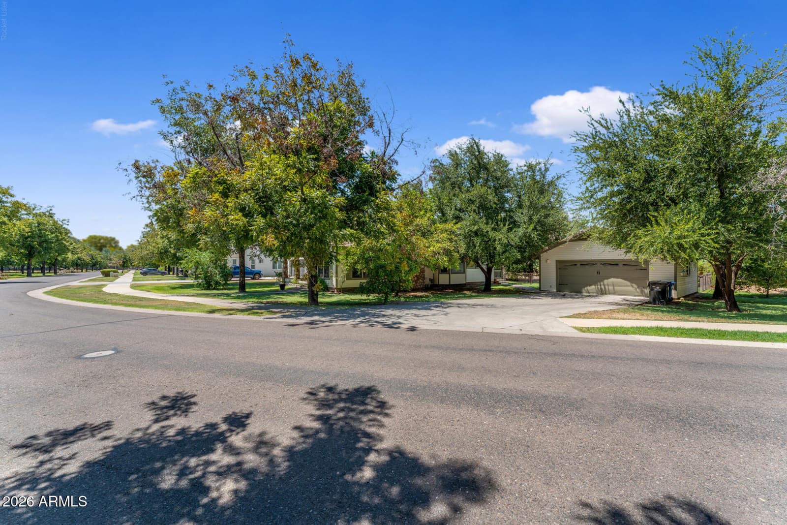 2720 W HARVEST GROVES Lane, Phoenix, AZ 85041 — photo 79 of 95
