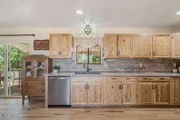 2540 W DIAMOND Drive, Benson, AZ 85602 — photo 13 of 54