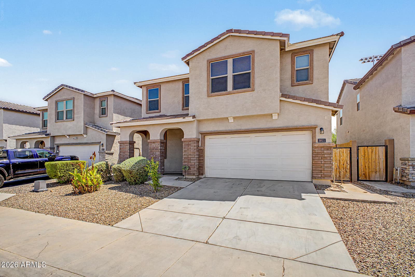 3811 S 57TH Drive, Phoenix, AZ 85043 — photo 4 of 36