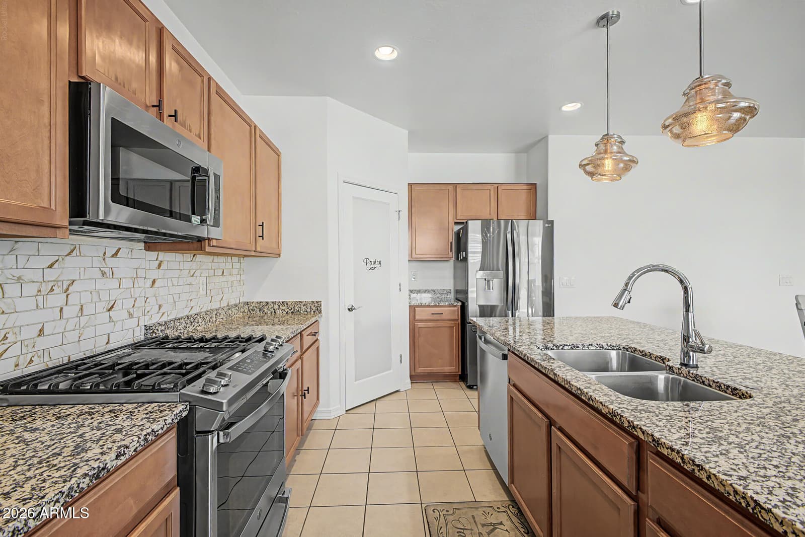 3811 S 57TH Drive, Phoenix, AZ 85043 — photo 12 of 36