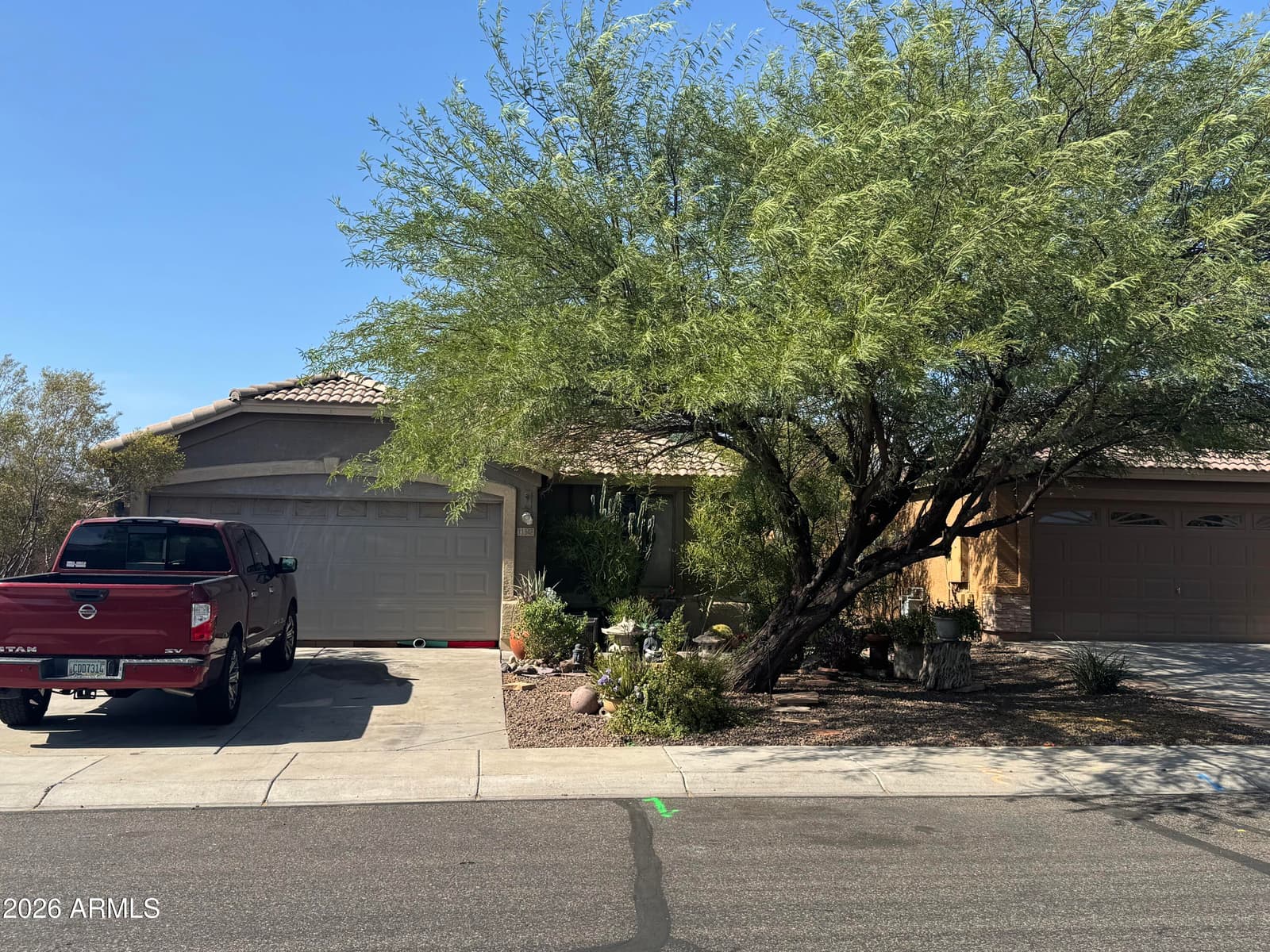 11348 W PINEHOLLOW Drive, Surprise, AZ 85378 — photo 2 of 15