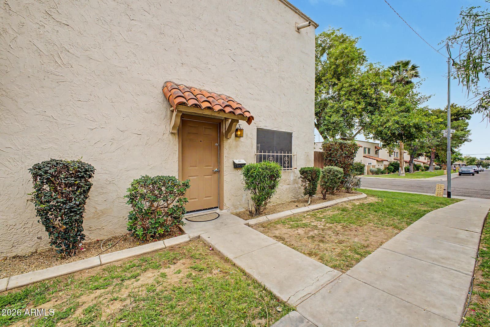 8841 N 12TH Place, Phoenix, AZ 85020 — photo 3 of 30