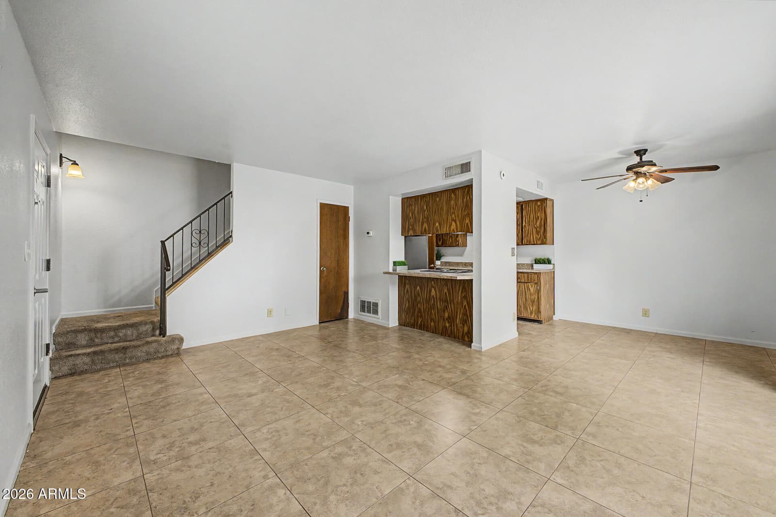 8841 N 12TH Place, Phoenix, AZ 85020 — photo 6 of 30