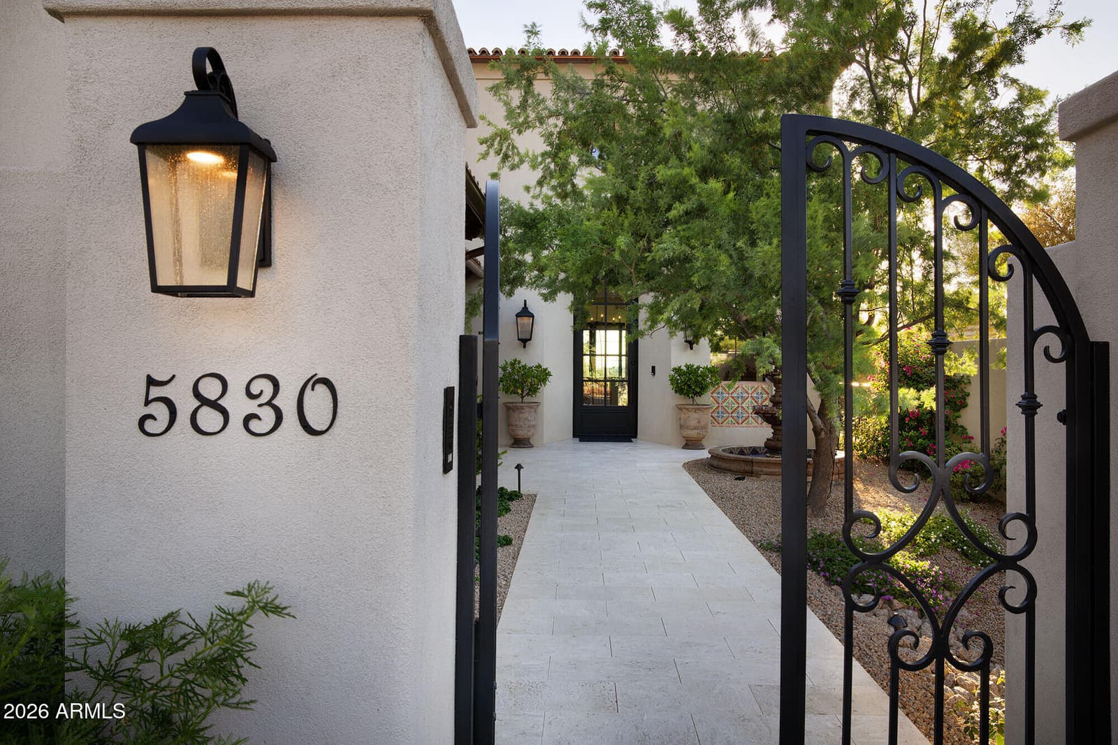 5830 N Echo Canyon Lane, Phoenix, AZ 85018 — photo 9 of 56