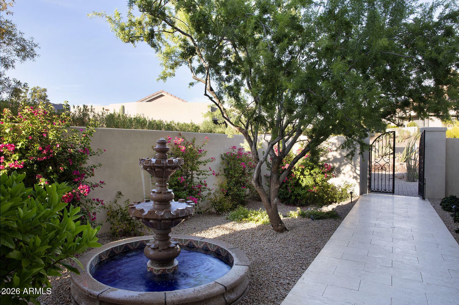 5830 N Echo Canyon Lane, Phoenix, AZ 85018 — photo 11 of 56