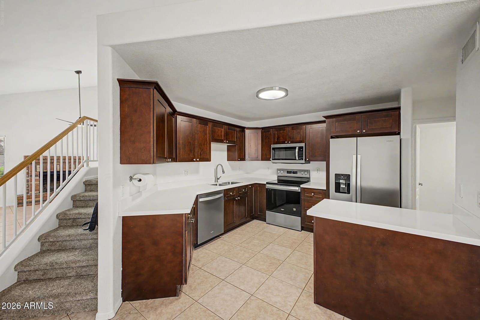 109 W SAGEBRUSH Street, Gilbert, AZ 85233 — photo 12 of 36