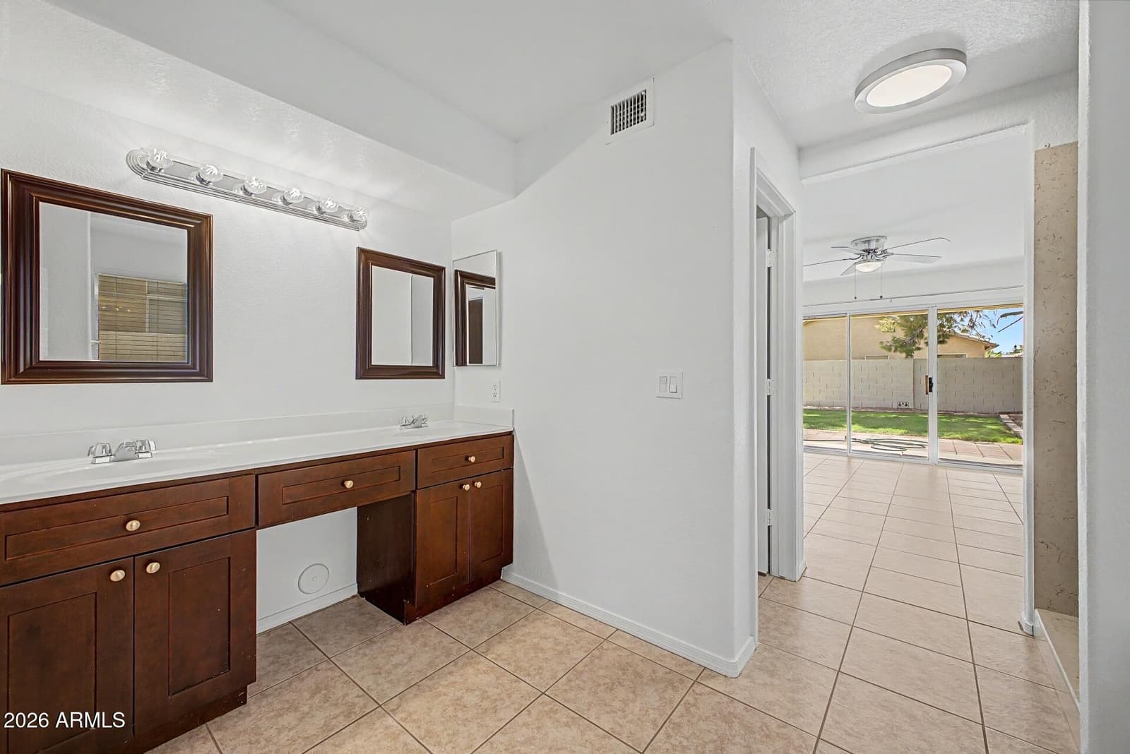 109 W SAGEBRUSH Street, Gilbert, AZ 85233 — photo 19 of 36