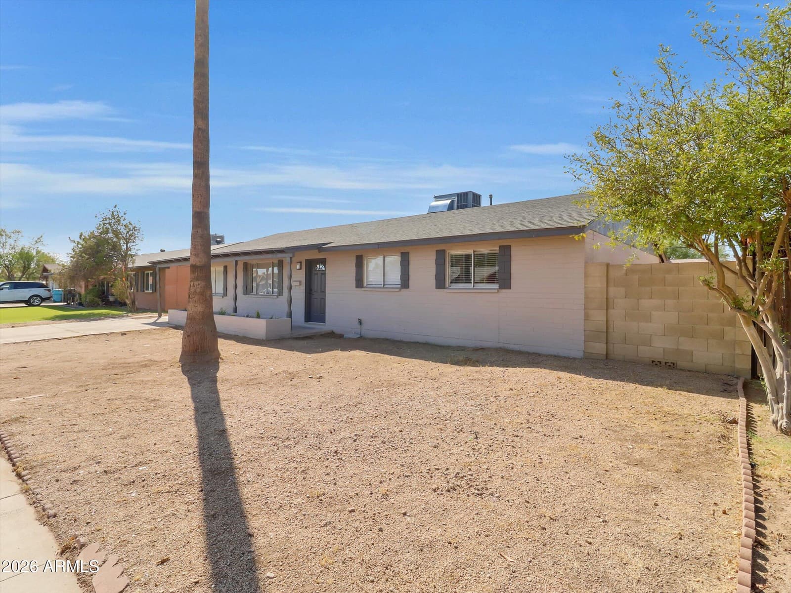 6014 W AVALON Drive, Phoenix, AZ 85033 — photo 4 of 29
