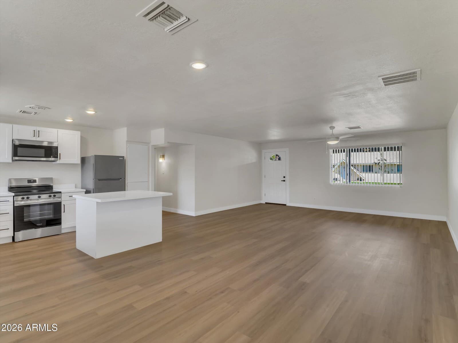 6014 W AVALON Drive, Phoenix, AZ 85033 — photo 12 of 29