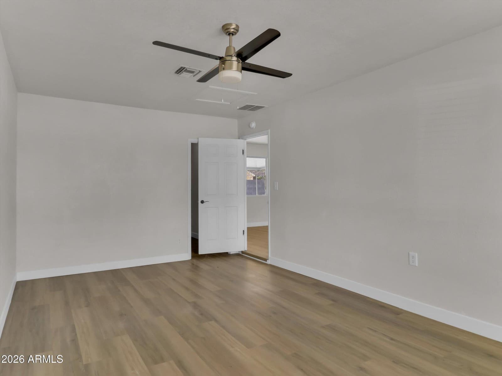 6014 W AVALON Drive, Phoenix, AZ 85033 — photo 16 of 29