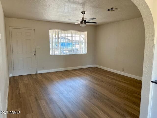 4505 W CRITTENDEN Lane, Phoenix, AZ 85031 — photo 4 of 19
